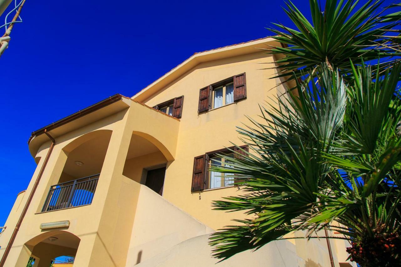 瓦尔德利切Casa Vacanze L'Orizzonte公寓式酒店 外观 照片
